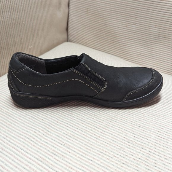 Clarks leather casual slip-on flats black size 6 EUC - Picture 7 of 9